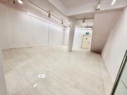 Hougang Avenue 1 (D19), Shop House #633726441